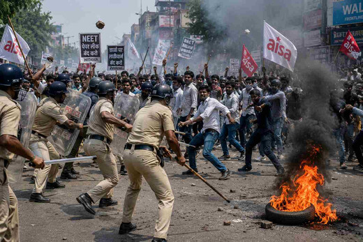 तिरंगा लेकर छात्रों के समर्थन में सड़क पर उतरे तेज प्रताप, कई जिलों में प्रदर्शन तेज